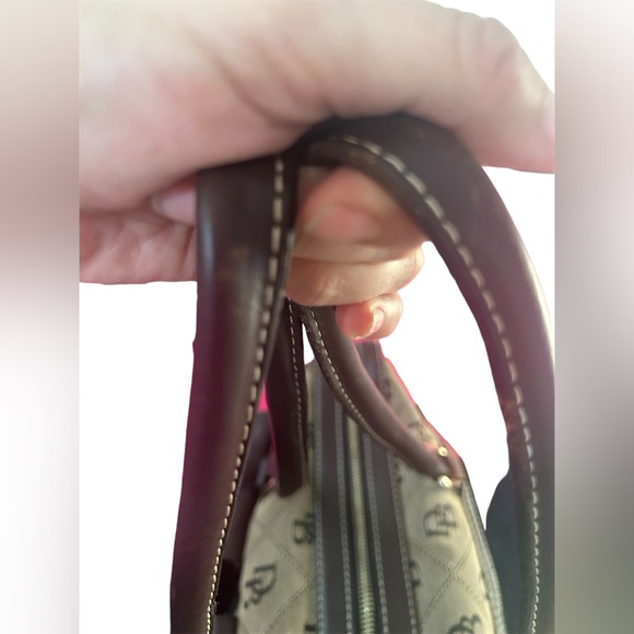 Dooney&Bourke signature monogrammed satchel. - Picture 11 of 13
